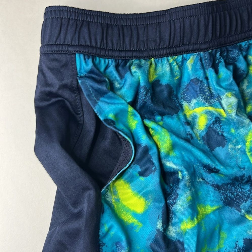 All in Motion Boys Blue Basketball Shorts Size Medium (8/10) - Picture 4 of 9